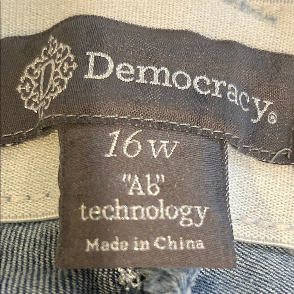 Democracy Ab Technology Women's Distress Jeans Size 16W - Picture 10 of 14